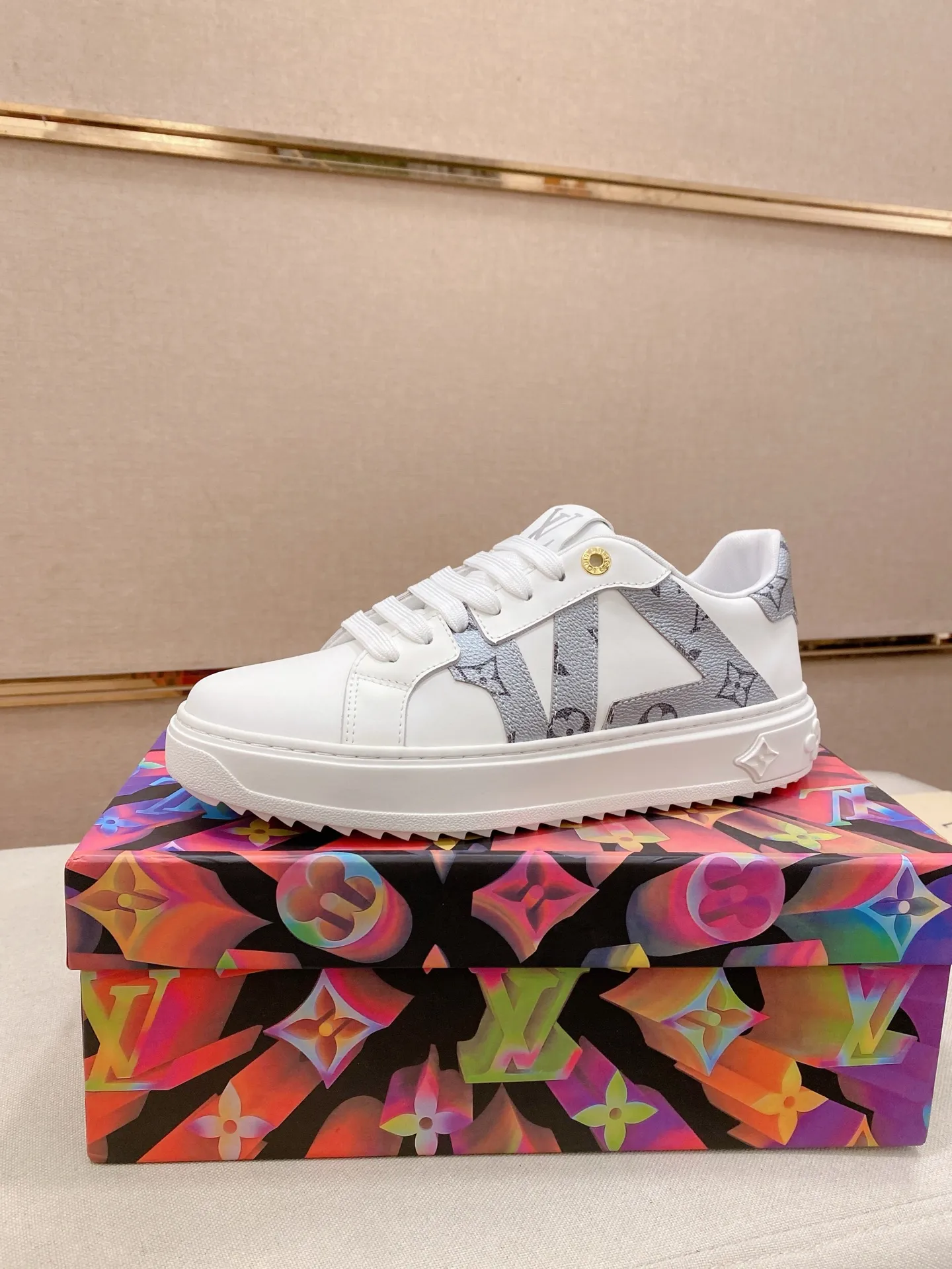 Men's shoes💰: 540💰(Niuli: full package) louis vuitton (Louis Vuitton/lv) top 🔍🔍 new models are on sale at the same time at the counter. The upper 🇮🇹 is imported from Italy, first-layer cowhide, and the lining is fully imported cowhide. 💪💪, completely 1⃣️ to 1 ⃣️Re-engraved🇮🇹💪💪, ⚠Sole: The original sole is specially provided by the original factory, the exclusive movable molded sole is super comfortable, ⚠The original factory follows the order, 🔍🔍high quality, you can enter and exit the counter at will, welcome to compare⚠. Code number:38-44